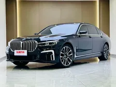 2021 BMW 7 Series 740Li Leading M Sport Package, чёрный — фото 1
