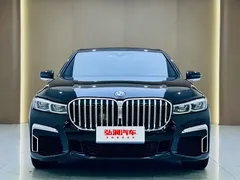 2021 BMW 7 Series 740Li Leading M Sport Package, чёрный — фото 2