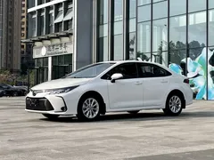 2021 Toyota Corolla 1.2T S-CVT Luxury, белый — фото 1