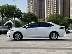 2021 Toyota Corolla 1.2T S-CVT Luxury, белый — фото 4
