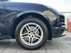 2021 Porsche Macan 2.0T, синий — фото 23