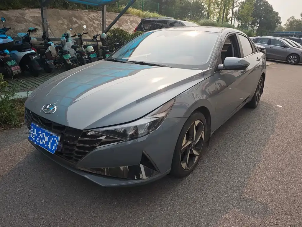 2022 Hyundai Elantra 1.5L CVT LUX Premium