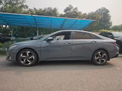 2022 Hyundai Elantra 1.5L CVT LUX Premium — фото 2