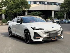 2023 Changan UNI-V 1.5T Sport, белый — фото 3