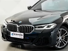 2023 BMW 5 Series 530Li Leading M Sport Package, чёрный — фото 2