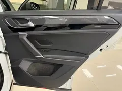 2022 Volkswagen Tayron 380TSI 4WD R-Line, белый — фото 14