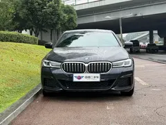 2021 BMW 5 Series 535Le PHEV Luxury Package, чёрный — фото 2