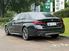2021 BMW 5 Series 535Le PHEV Luxury Package, чёрный — фото 4