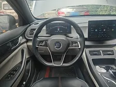 2023 BYD Qin PLUS Champion DM-i PHEV 120km, чёрный — фото 11