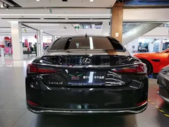 2023 Lexus ES 260 Excellence, чёрный — фото 4