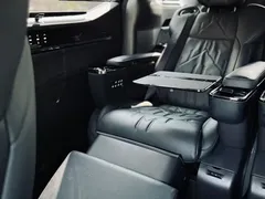 2024 Zeekr 009 6-Seat Executive 4WD 108kWh, чёрный — фото 8