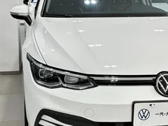 2021 Volkswagen Golf 280TSI DSG 30th Anniversary, белый — фото 13