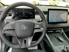 2025 BYD Qin PLUS DM-i PHEV Smart Driving 55km Leading, белый — фото 10