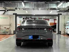 2021 Hyundai Elantra 1.5L CVT LUX Premium — фото 4