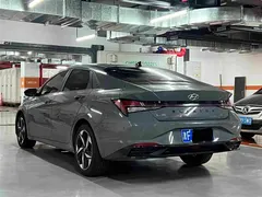 2021 Hyundai Elantra 1.5L CVT LUX Premium — фото 5