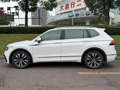 2022 Volkswagen Tiguan L 330TSI AT 2WD R-Line, белый — фото 3