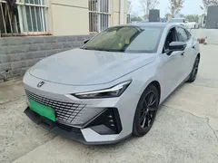 2022 Changan UNI-V 1.5T Premium — фото 1
