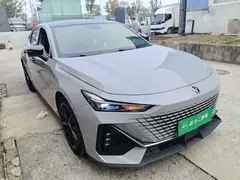 2022 Changan UNI-V 1.5T Premium — фото 4