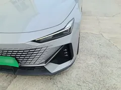 2022 Changan UNI-V 1.5T Premium — фото 24
