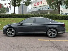 2023 Volkswagen Magotan 330TSI DCT Luxury, чёрный — фото 3