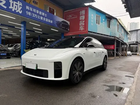 2025 Li Auto i6 4WD Standard