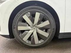 2025 Li Auto i6 4WD Standard, белый — фото 4