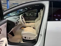 2025 Li Auto i6 4WD Standard, белый — фото 5