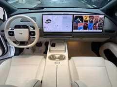 2025 Li Auto i6 4WD Standard, белый — фото 11