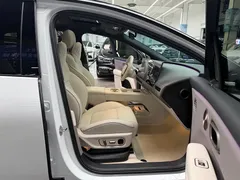 2025 Li Auto i6 4WD Standard, белый — фото 13
