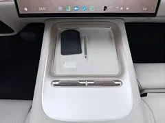 2026 Xiaomi SU7 RWD Standard — фото 8