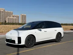 2025 Li Auto i8 Standard, белый — фото 1
