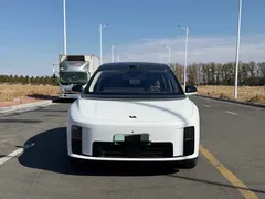 2025 Li Auto i8 Standard, белый — фото 2