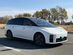 2025 Li Auto i8 Standard, белый — фото 10