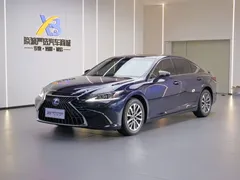 2021 Lexus ES 300h Excellence, синий — фото 1