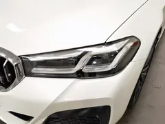 2021 BMW 5 Series 530Li Leading M Sport Package, белый — фото 7