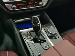 2021 BMW 5 Series 530Li Leading M Sport Package, белый — фото 13