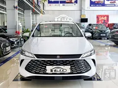 2025 BYD Qin PLUS DM-i PHEV 120KM, белый — фото 2