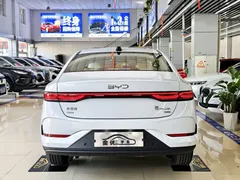 2025 BYD Qin PLUS DM-i PHEV 120KM, белый — фото 4