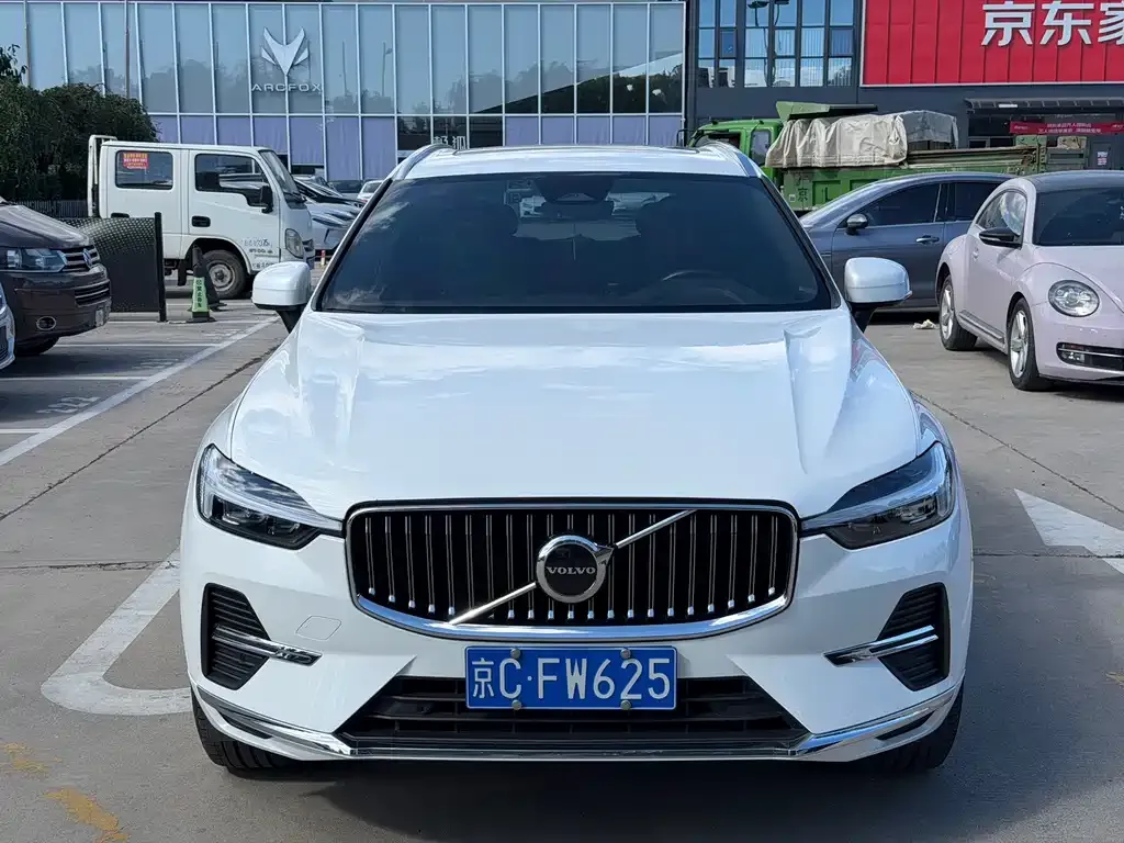 2022 Volvo XC60 4WD Luxury