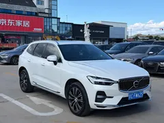 2022 Volvo XC60 4WD Luxury, белый — фото 3