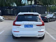 2022 Volvo XC60 4WD Luxury, белый — фото 5