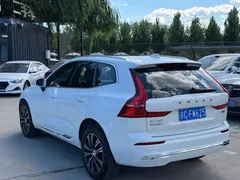 2022 Volvo XC60 4WD Luxury, белый — фото 6