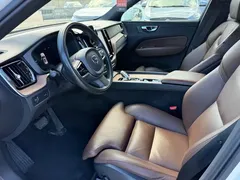 2022 Volvo XC60 4WD Luxury, белый — фото 7