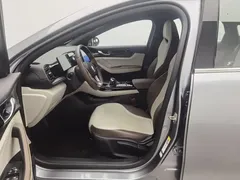 2023 BYD Qin PLUS Champion DM-i PHEV 55KM Leading — фото 10