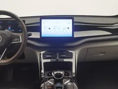 2023 BYD Qin PLUS Champion DM-i PHEV 55KM Leading — фото 12