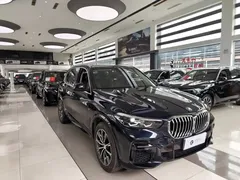 2021 BMW X5 M Sport Package, чёрный — фото 3
