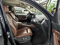 2021 BMW X5 M Sport Package, чёрный — фото 10