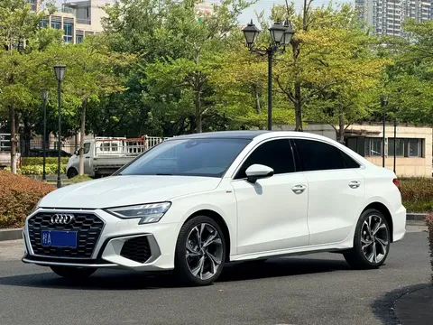 2021 Audi A3 L Limousine 35 TFSI Luxury Sport