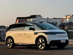 2025 Zeekr Mix Smart Driving, белый — фото 3