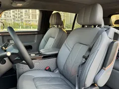 2025 Zeekr Mix Smart Driving, белый — фото 5